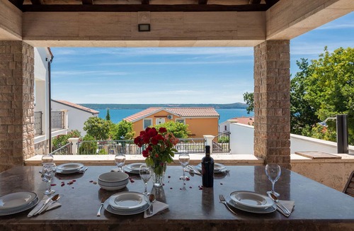 Maslenica Villa | Vila Pomalo, house for take it easy kind of vacation, pool, 3 min from the beach