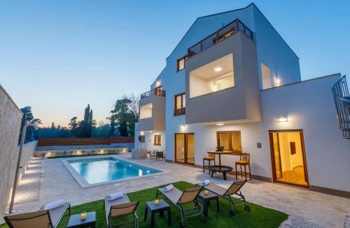 Kastel Luksic Villa | Vila Rušinac - private heated pool
