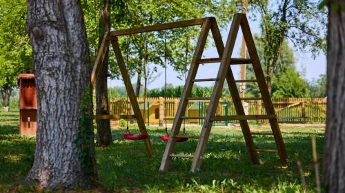 Sisak Villa | Villa 77 by Villas Guide