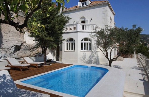 Ploce Villa | Villa Admiral Fantastic 5-bedroom villa with AC in Dubrovnik