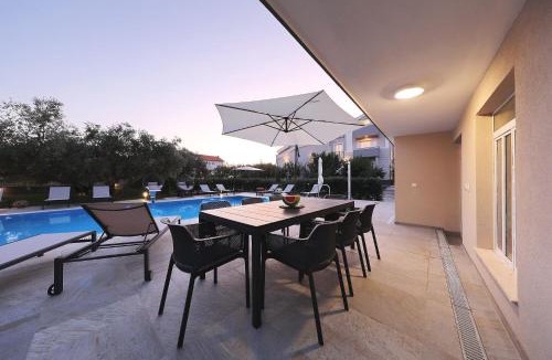 Sikovo Villa | Villa Adrian