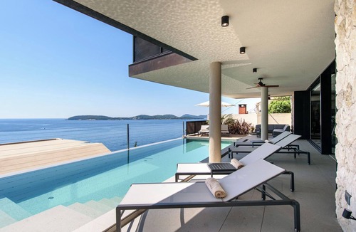 Lozica House | Villa Adriatica Spacious 4-bedroom house with AC and heated pool