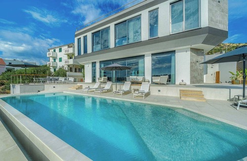 Podglavica Villa | Villa Allina, Luxurious 5- Bedroom Villa with Panoramic Views with Heated Pool