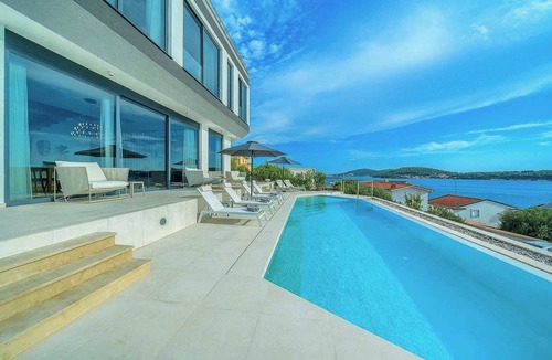 Podglavica Villa | Villa Allina, Luxurious 5- Bedroom Villa with Panoramic Views with Heated Pool