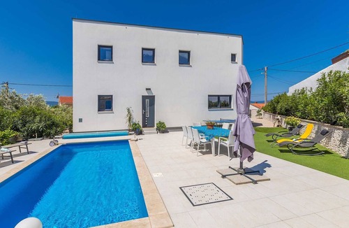 Milohnici House | Villa ALMA with private pool