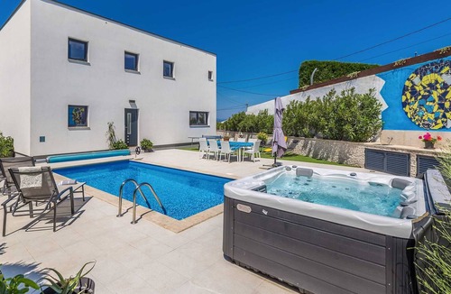 Milohnici House | Villa ALMA with private pool