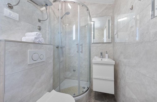 Neoric House | Villa Almas - Heated Pool, Sauna, Gym and Tennis Court