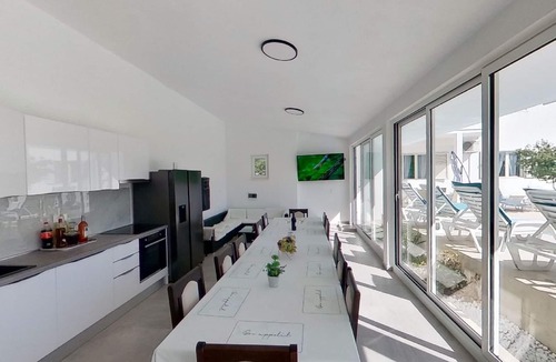 Neoric House | Villa Almas with swimming pool, gym, tennis court