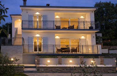 Brtonigla Villa | Villa Amoena with Pool and Sauna