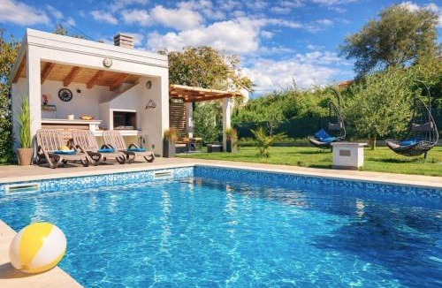 Brtonigla Villa | Villa Amoena with Pool and Sauna