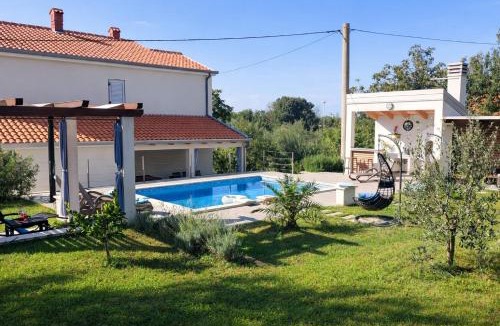 Brtonigla Villa | Villa Amoena with Pool and Sauna