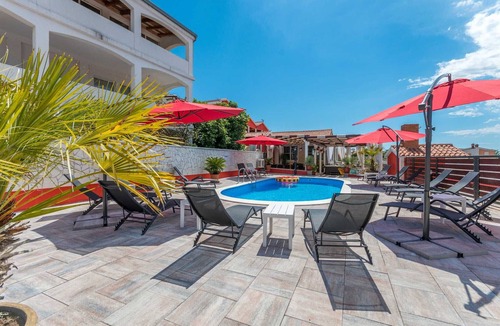 Turanj Villa | Villa Ancora No.1 with heated pool, sauna and jacuzzi