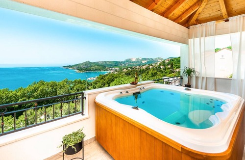 Zavrelje Villa | Villa Angeline - Three Bedroom Villa, Sleeps 6