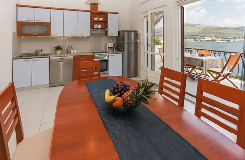Okrug Donji House | Villa Anita – for 10 Guests with Private Pool, Okrug Donji