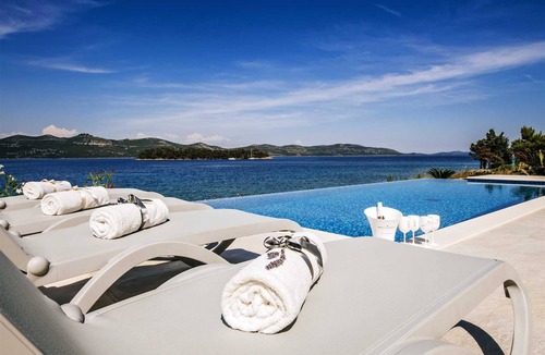 Veli Iz Villa | Villa Anita II - Dalmatian island Gem