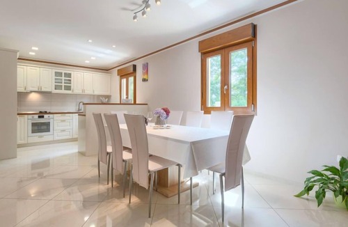 Vadediji House | Villa Aniva by Interhome