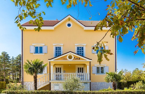 Jadranovo Apartment | Villa Anna by Interhome