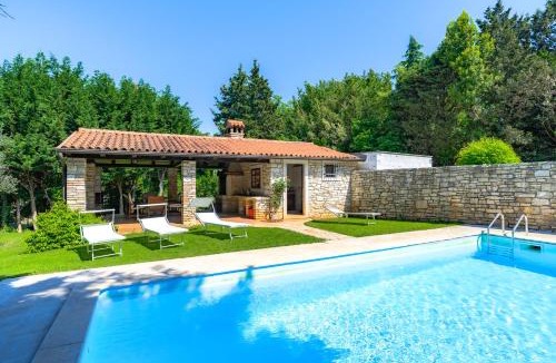 Materada Villa | Villa Anthony with 3 br and private pool near Umag