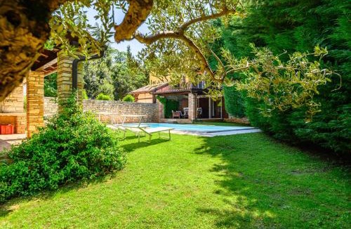 Materada Villa | Villa Anthony with 3 br and private pool near Umag