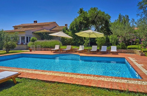 Kavran Villa | Villa Arbora * quiet location, 4000 m2 garden, private pool, free WiFi