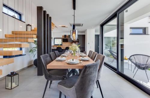 Seline Villa | Villa Atrio