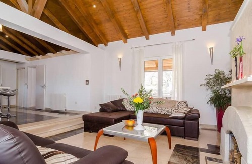 Brasina Villa | Villa Avoca