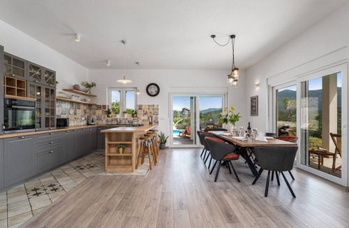 Omis Villa | Villa Belina: 4 ensuite bedrooms, game room, heated pool, sauna & gym