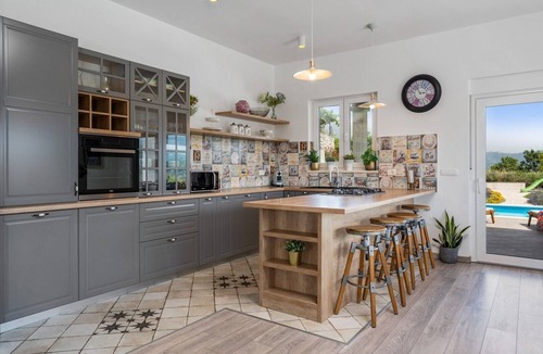 Omis Villa | Villa Belina: 4 ensuite bedrooms, game room, heated pool, sauna & gym