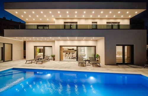 Imotski Villa | Villa Bellezza-Luxury 5-Bedroom Villa with Private heated Pool, Entertainment Zone, and Prime Location Near Blue and Red Lakes