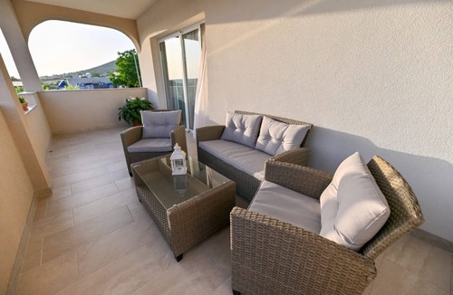 Pakostane House | Villa Benedicta (V1311-K1) - Vrana