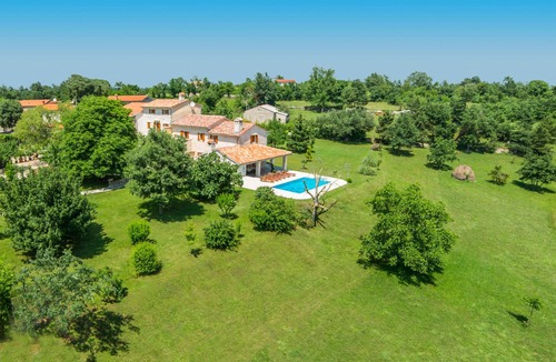 Krculi Villa | Villa Benina Rossa with large garden