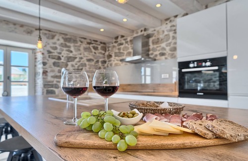Sutomiscica Villa | Villa Blue Bay - beachfront villa with a pool for 10 guest on island Ugljan by MyWaycation