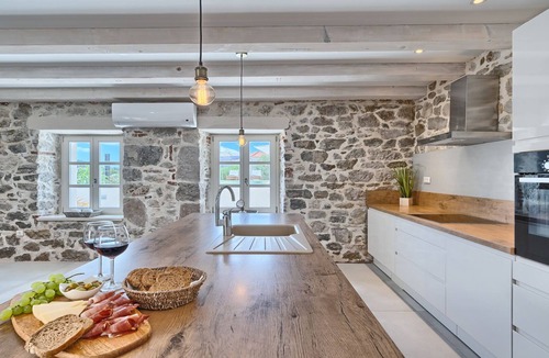 Sutomiscica Villa | Villa Blue Bay - beachfront villa with a pool for 10 guest on island Ugljan by MyWaycation