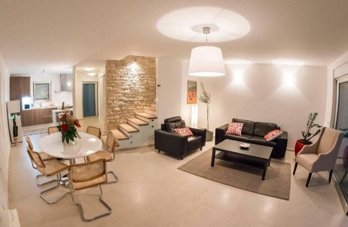Krizine Apartment | Villa BOBO's Place with Jacuzzi (79169-A2) - Umag