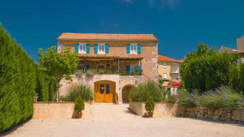Bogovici Villa | Villa Ca'Pietra, rustic stone house