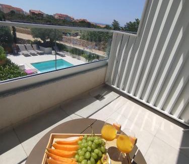 Zrce House | VILLA CALA, Hotel Rooms&Apartments