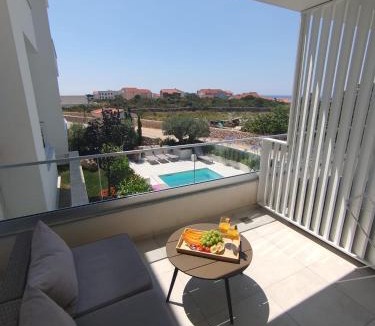 Zrce House | VILLA CALA, Hotel Rooms&Apartments