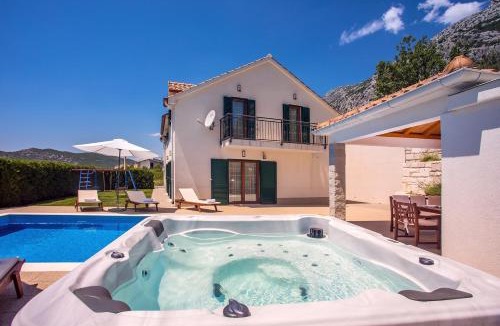 Gata Villa | Villa Calma with heated pool,jacuzzi, Finnish sauna and 4 bedrooms