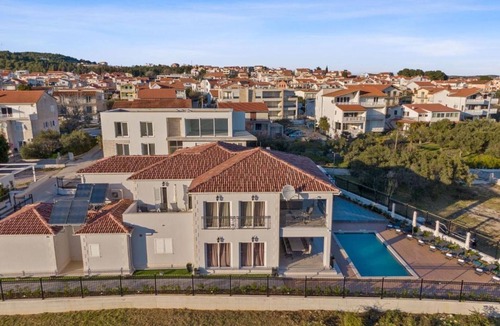 Vodice Villa | Villa Carolus in Vodice - Five Bedroom Villa with Terrace and Swimming pool