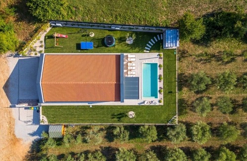 Stifanici Villa | Villa Casa Fiore Viola near Porec - luxury villa with pool, playground & great location