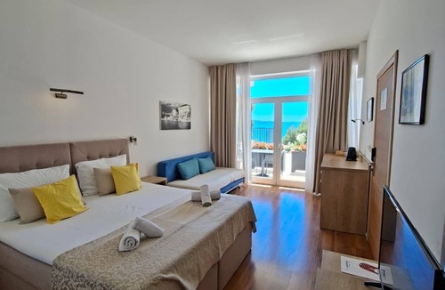 Podgora Hotel | Villa Cascada