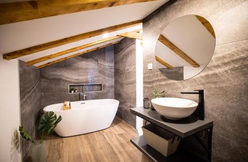 Poljica Apartment | Villa Coleum - with pool and hot tub