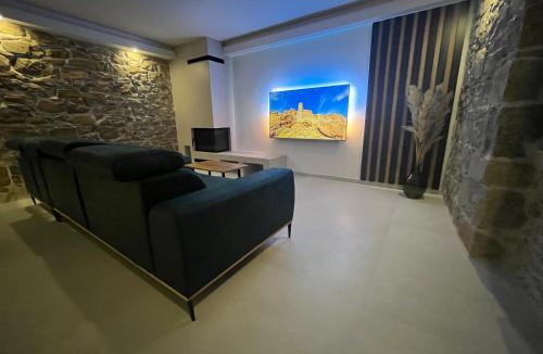 Mundanije Villa | Villa Copun with heated pool