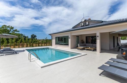 Kringa Villa | Villa Coriticum with pool and indoor Jacuzzi