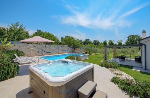 Babici Villa | Villa Crystallina