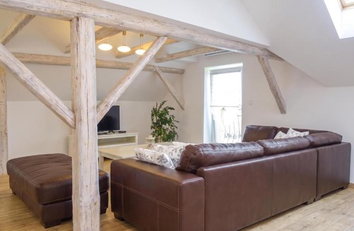 Varpolje Villa | Villa Cujez with Pool & Sauna - Happy Rentals