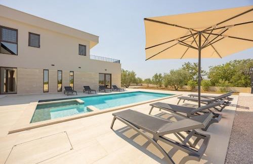 Policnik Villa | Villa Cvita by AdriaticLuxuryVillas