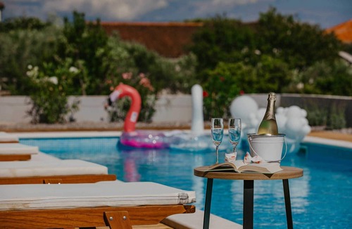Seget Donji Villa | Villa Del Tempo with Pool