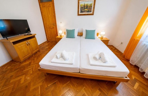 Mostar Old Town Apartment | "Villa Demadino" - "Free Parking & Secure Motorcycle Garage "- Old Town