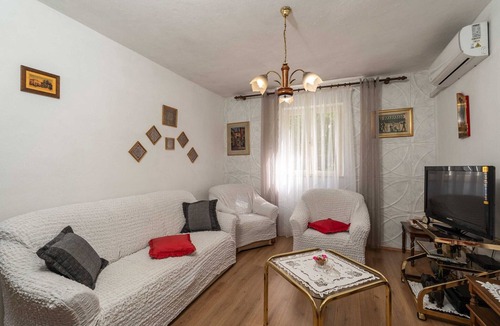 urinici Villa | Villa Desin - Three Bedroom Apartment with Terrace and Garden View